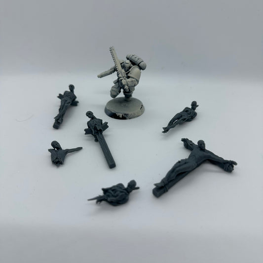 Corps en décomposition crucifiés et pendus (Pack de 6)